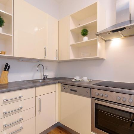 Apartment House Lijan クルク エクステリア 写真
