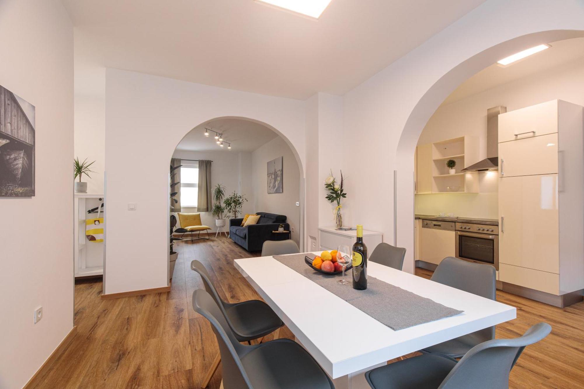 Apartment House Lijan クルク エクステリア 写真