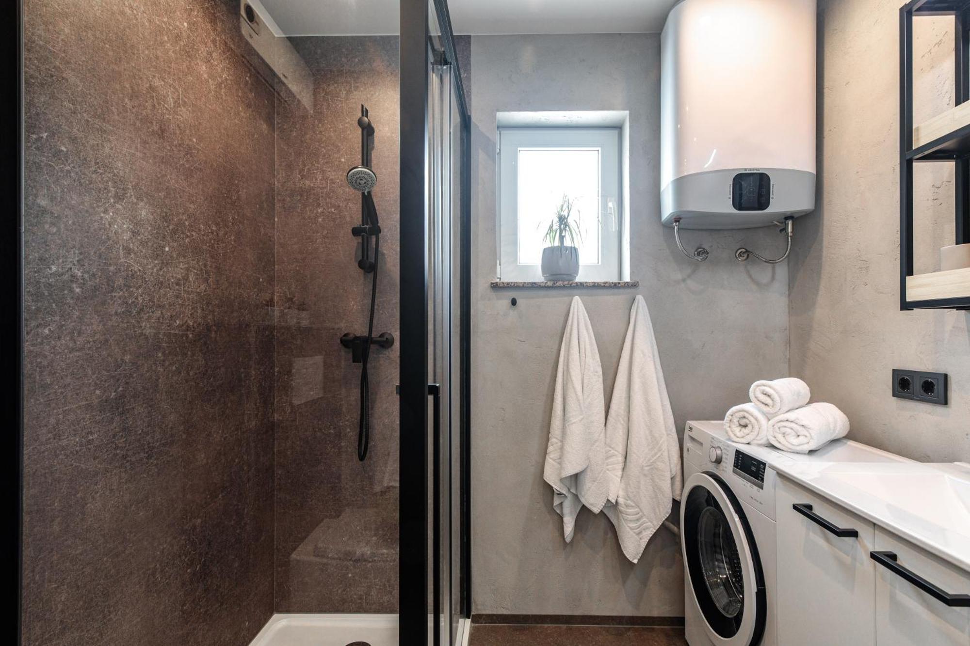 Apartment House Lijan クルク エクステリア 写真