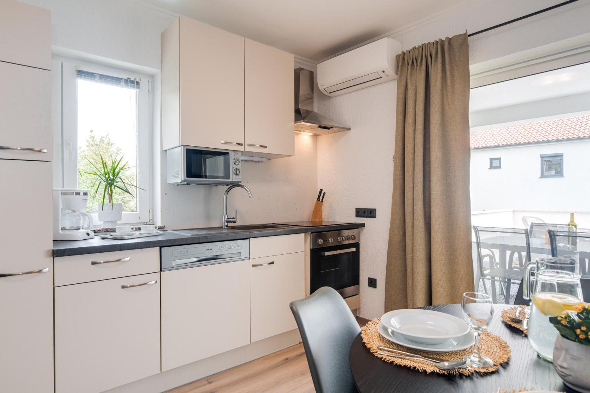 Apartment House Lijan クルク エクステリア 写真