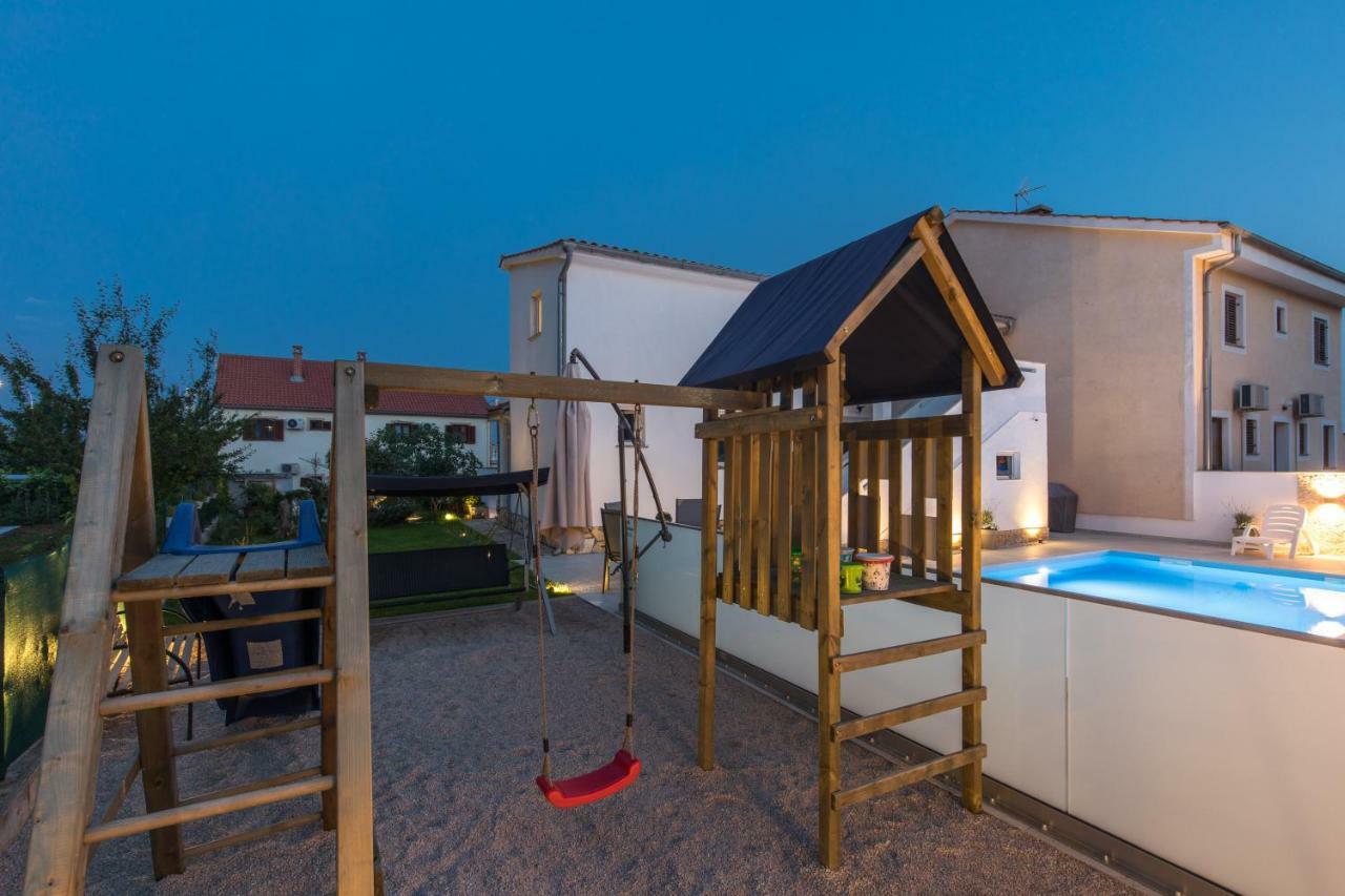 Apartment House Lijan クルク エクステリア 写真